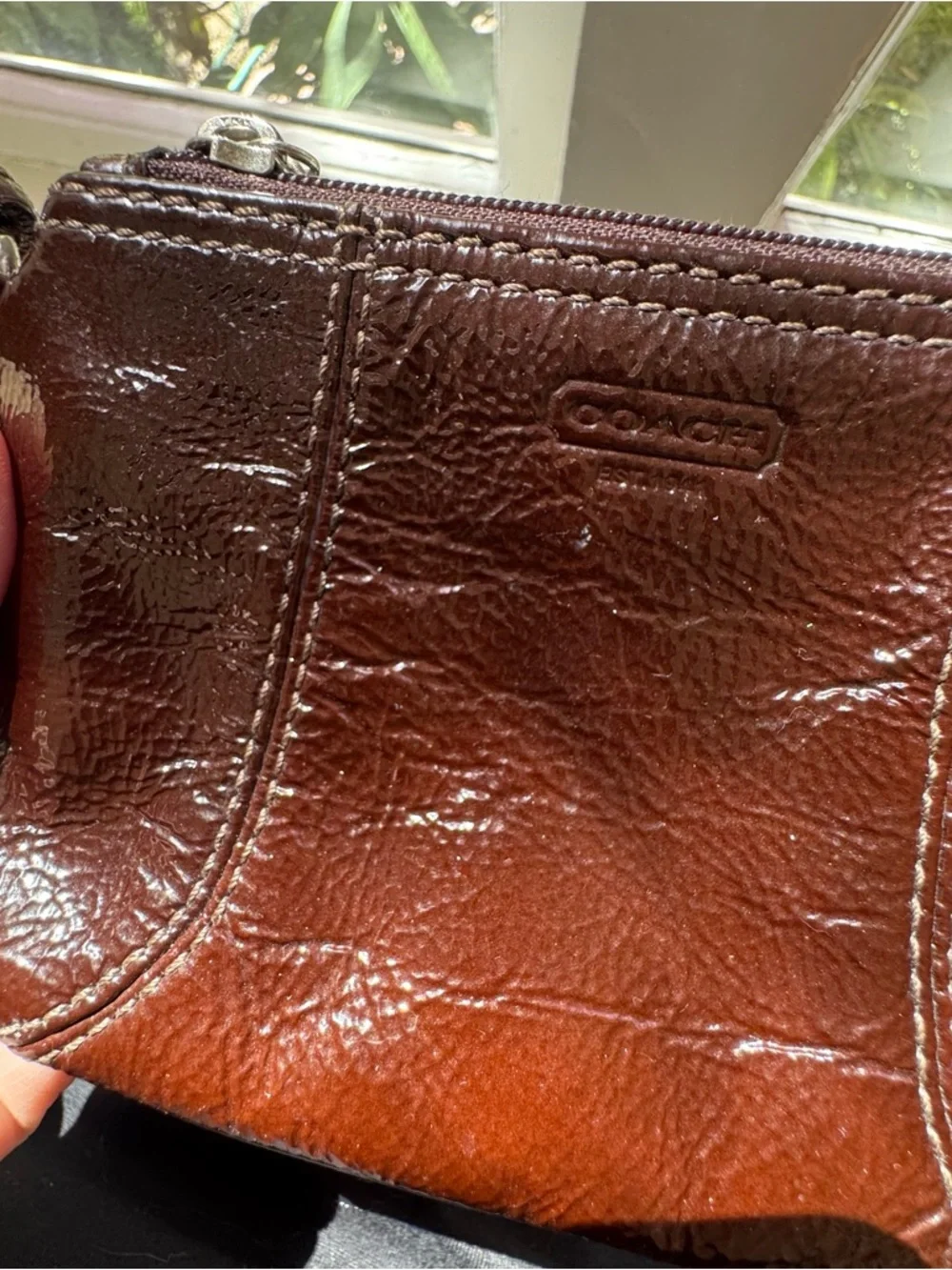COACH Dark Brown Patent‎ Leather Wristlet Lavender Purple Lining Coin Purse Zip
